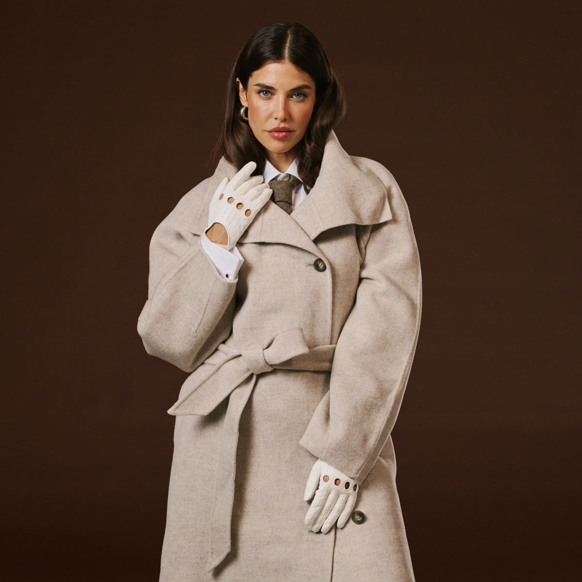 Alessa (white) - Classic Italian lambskin leather driving gloves — photo 9 of 10