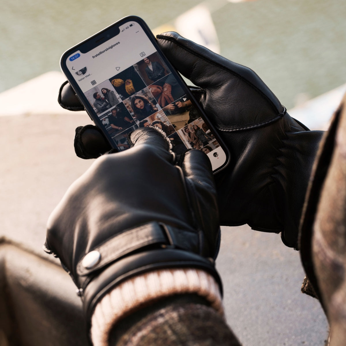 Alonzo (black) - Italian lambskin leather gloves with cashmere lining & touchscreen feature — photo 1 of 10
