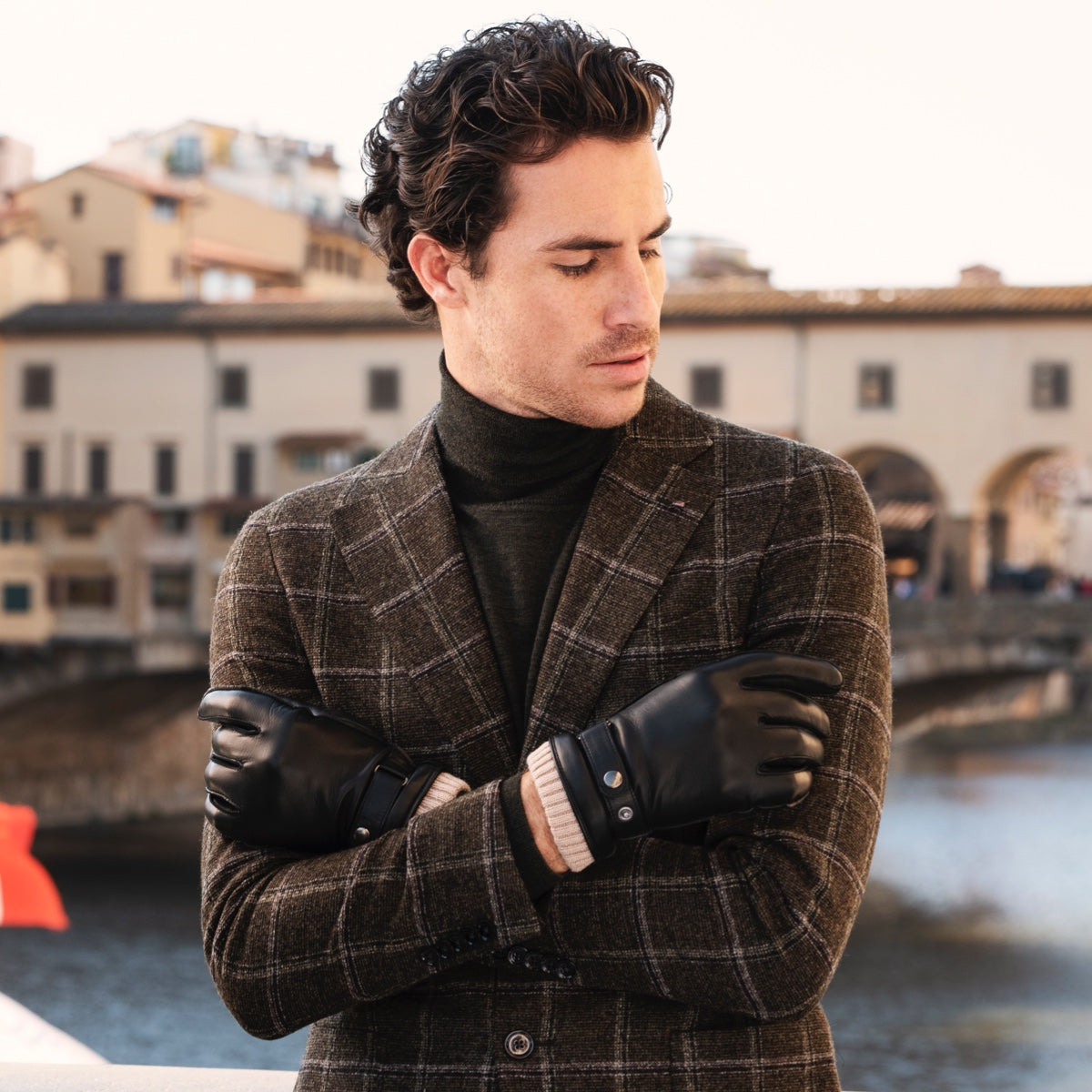 Alonzo (black) - Italian lambskin leather gloves with cashmere lining & touchscreen feature — photo 10 of 10