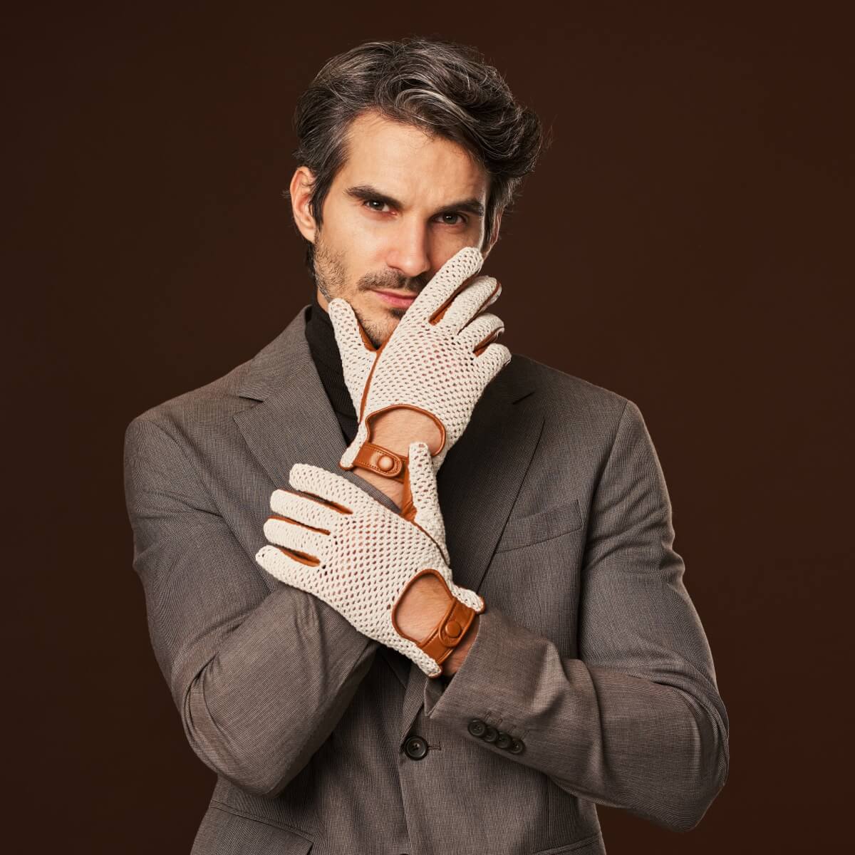 Arturo (cognac) - Hand-sewn Italian crochet driving gloves from lambskin leather — photo 6 of 10