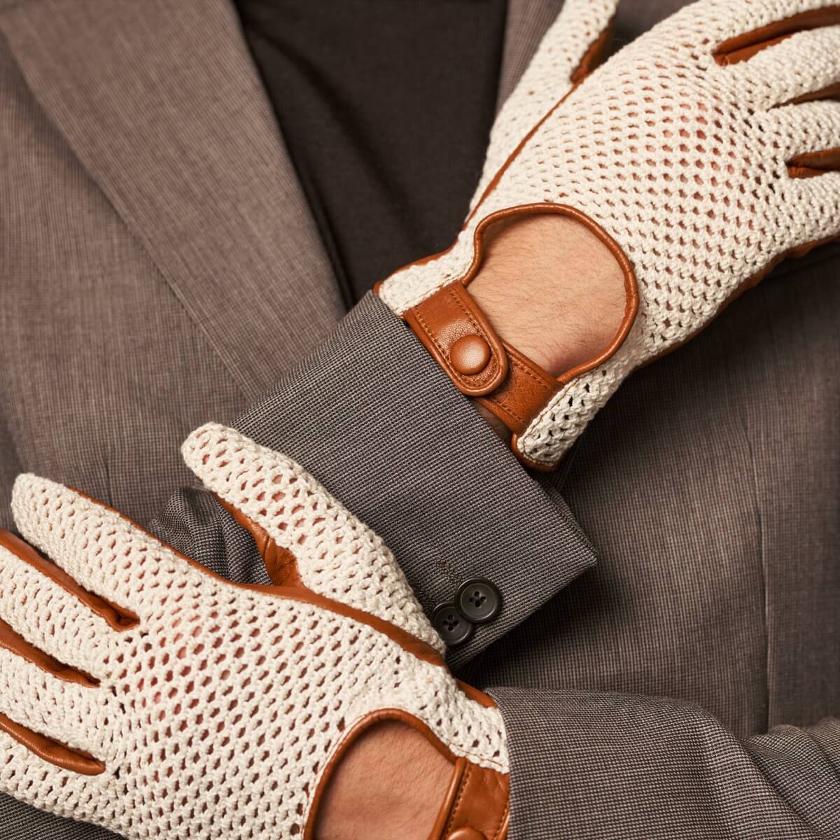 Arturo (cognac) - Hand-sewn Italian crochet driving gloves from lambskin leather — photo 8 of 10