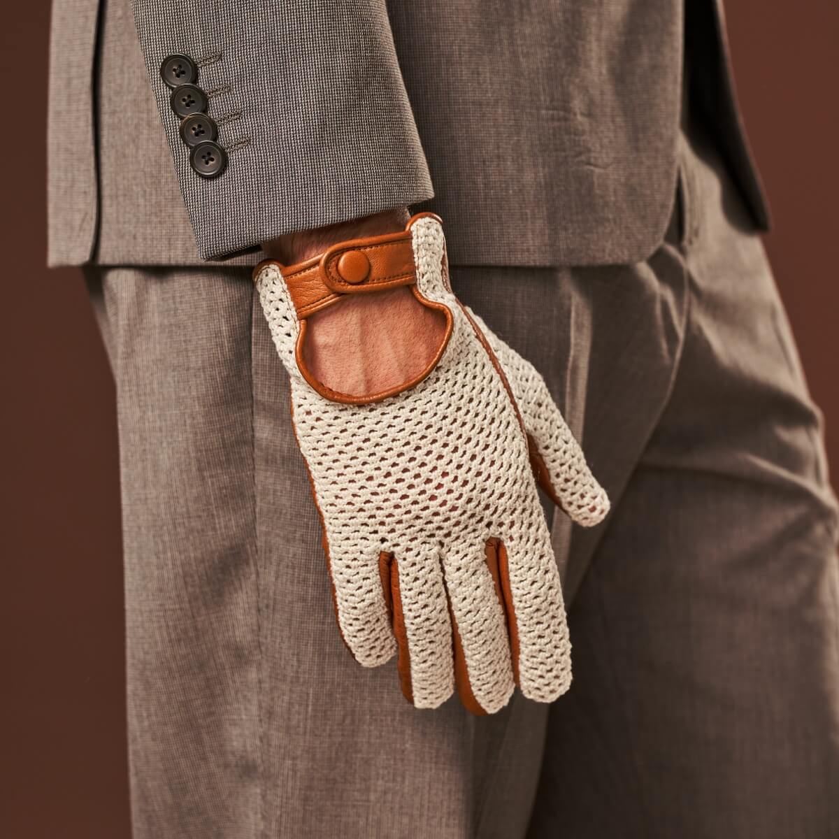 Arturo (cognac) - Hand-sewn Italian crochet driving gloves from lambskin leather — photo 10 of 10