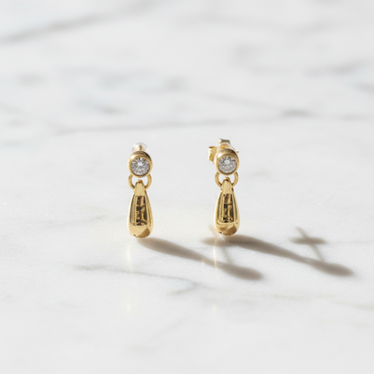 Tiffany Teardrop · 18K Yellow Gold · Diamond