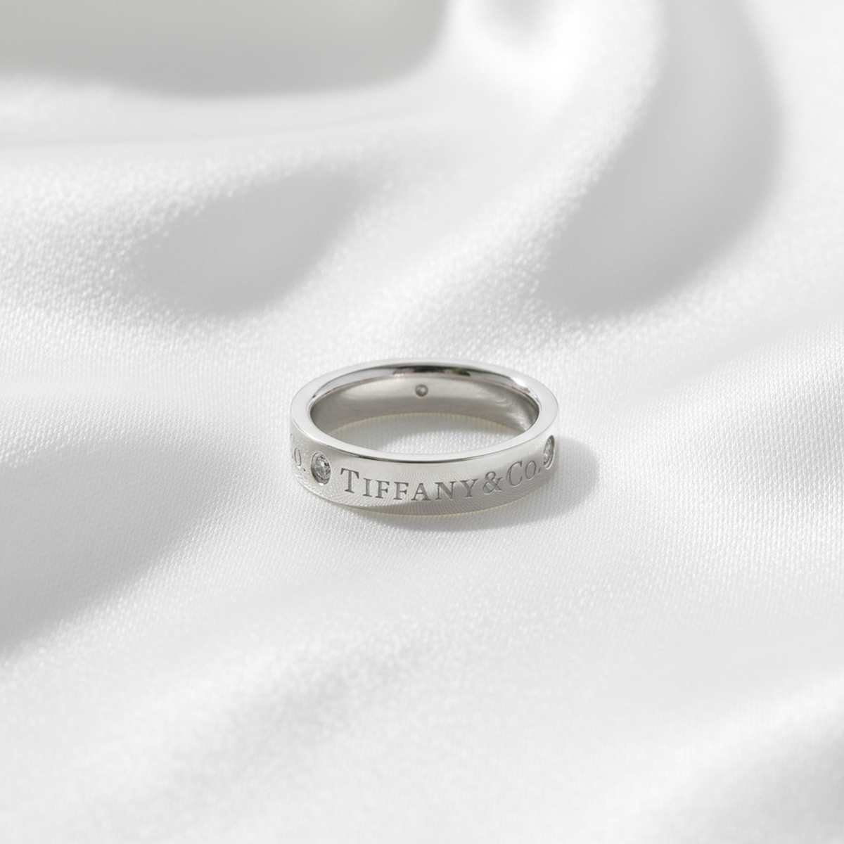 Tiffany Platinum Band · Three Diamonds