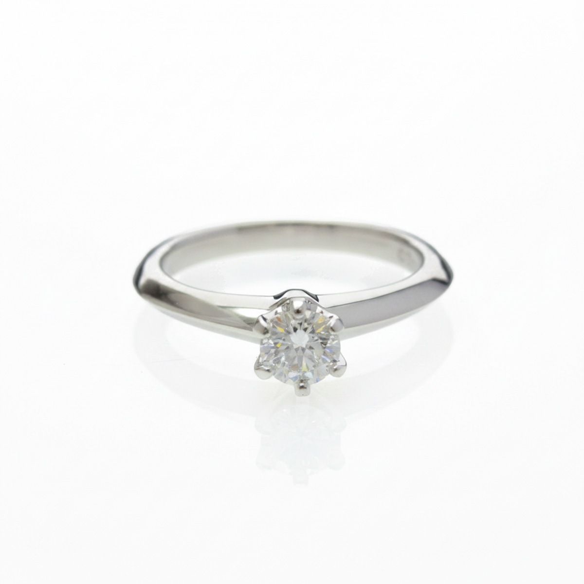 Tiffany Solitaire Diamond · Platinum