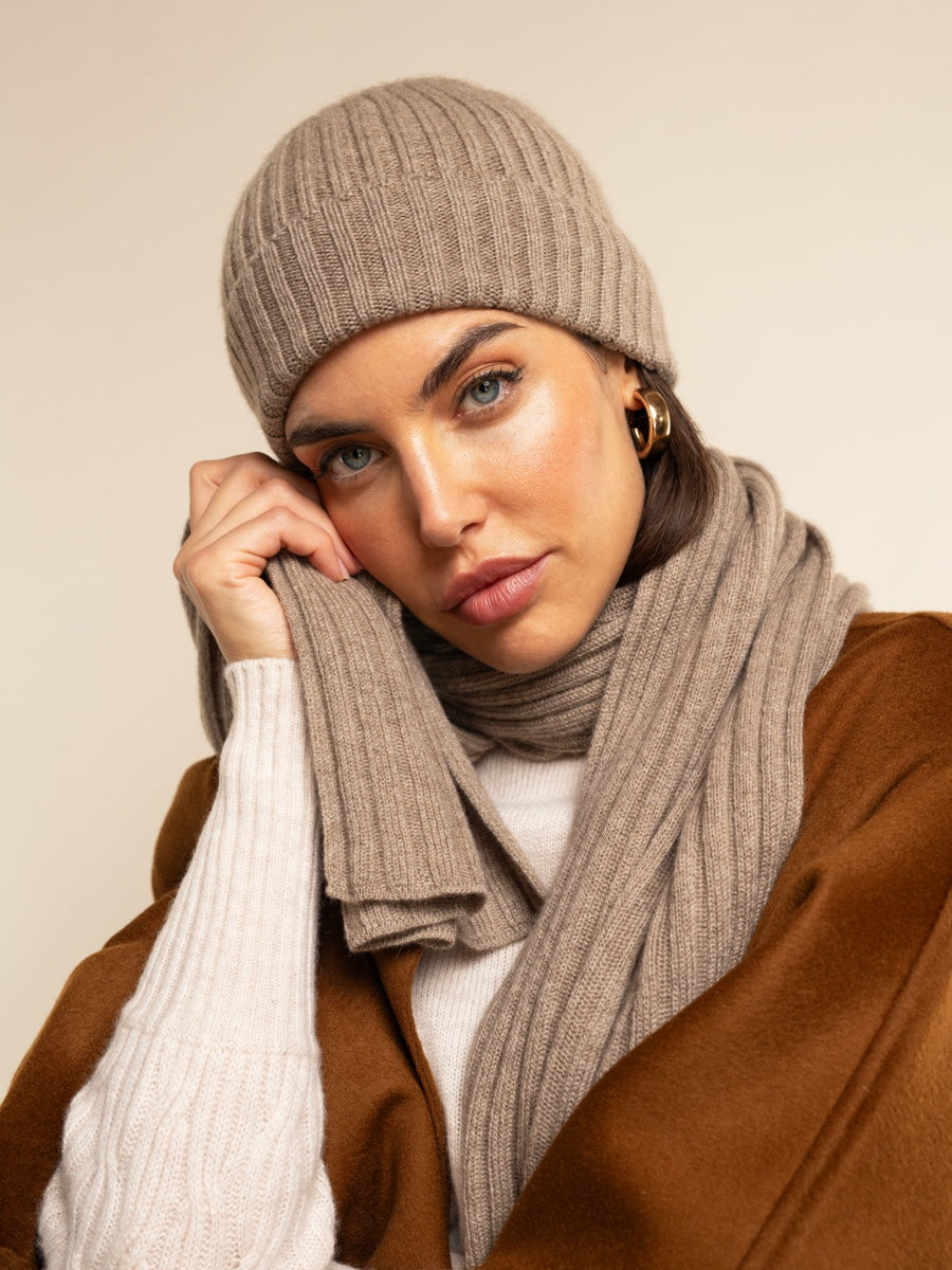 Milano (brown) - Italian 100% cashmere ribbed beanie (unisex) — photo 9 of 10