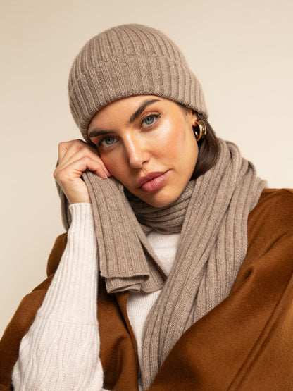 Milano (brown) - Italian 100% cashmere ribbed beanie (unisex) — photo 9 of 10