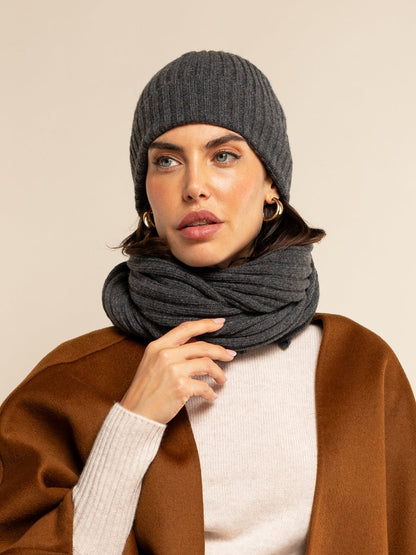 Milano (dark grey) - Italian 100% cashmere ribbed beanie (unisex) — photo 8 of 10