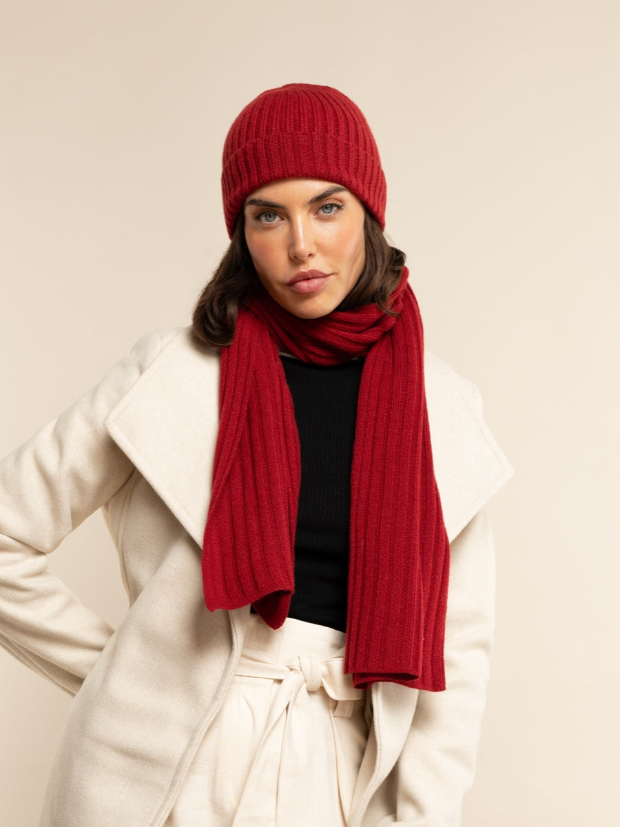Milano (red) - Italian 100% cashmere ribbed beanie (unisex) — photo 9 of 10