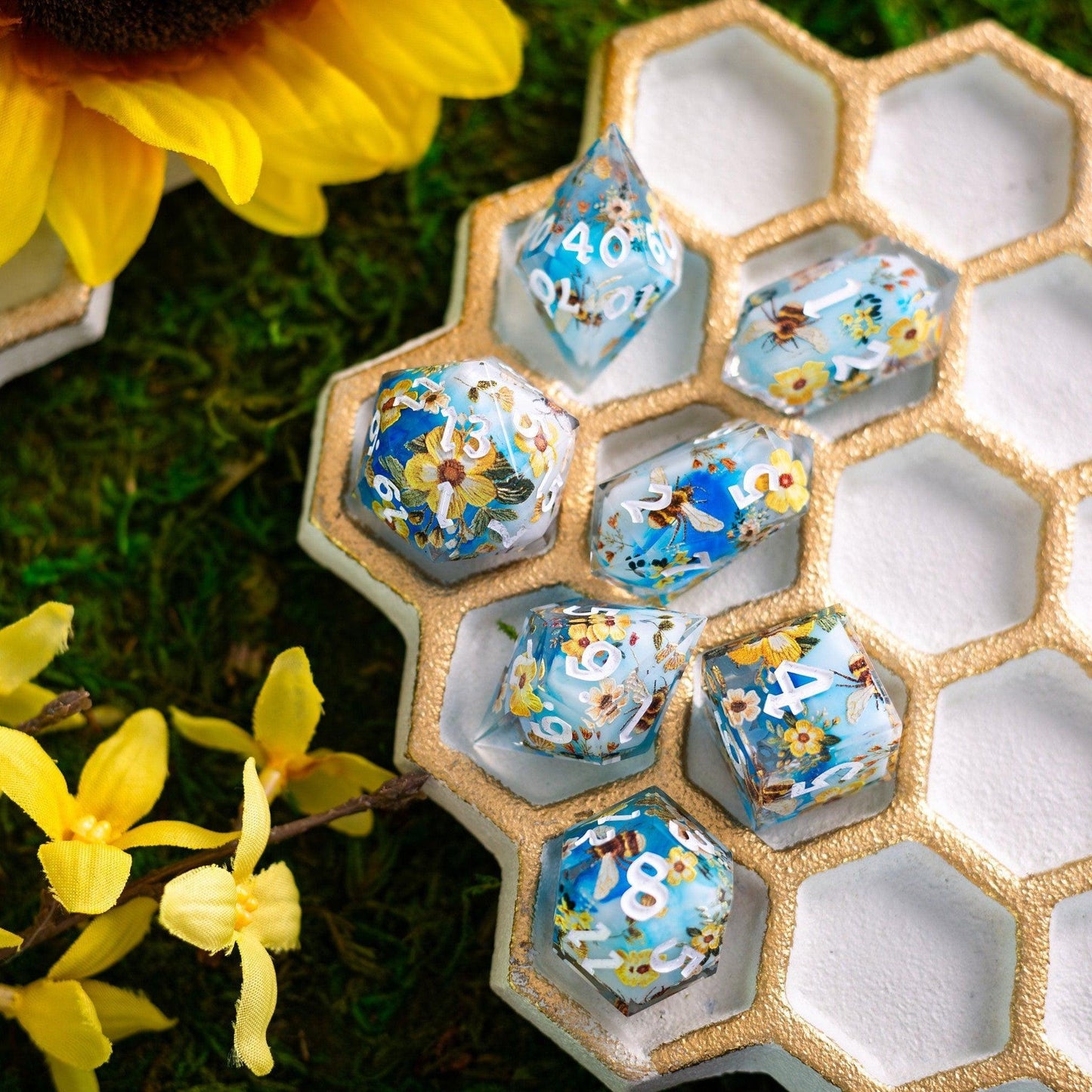 Bienen und Blumen Handgefertigtes Harz-DND-Würfelset