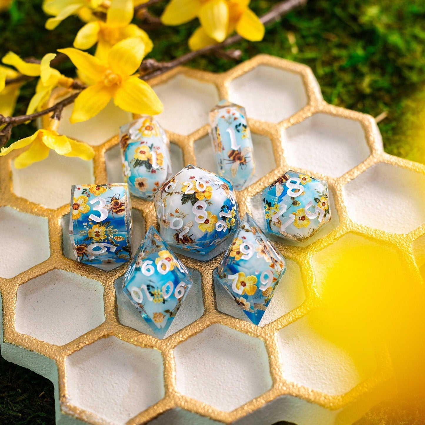 Bienen und Blumen Handgefertigtes Harz-DND-Würfelset