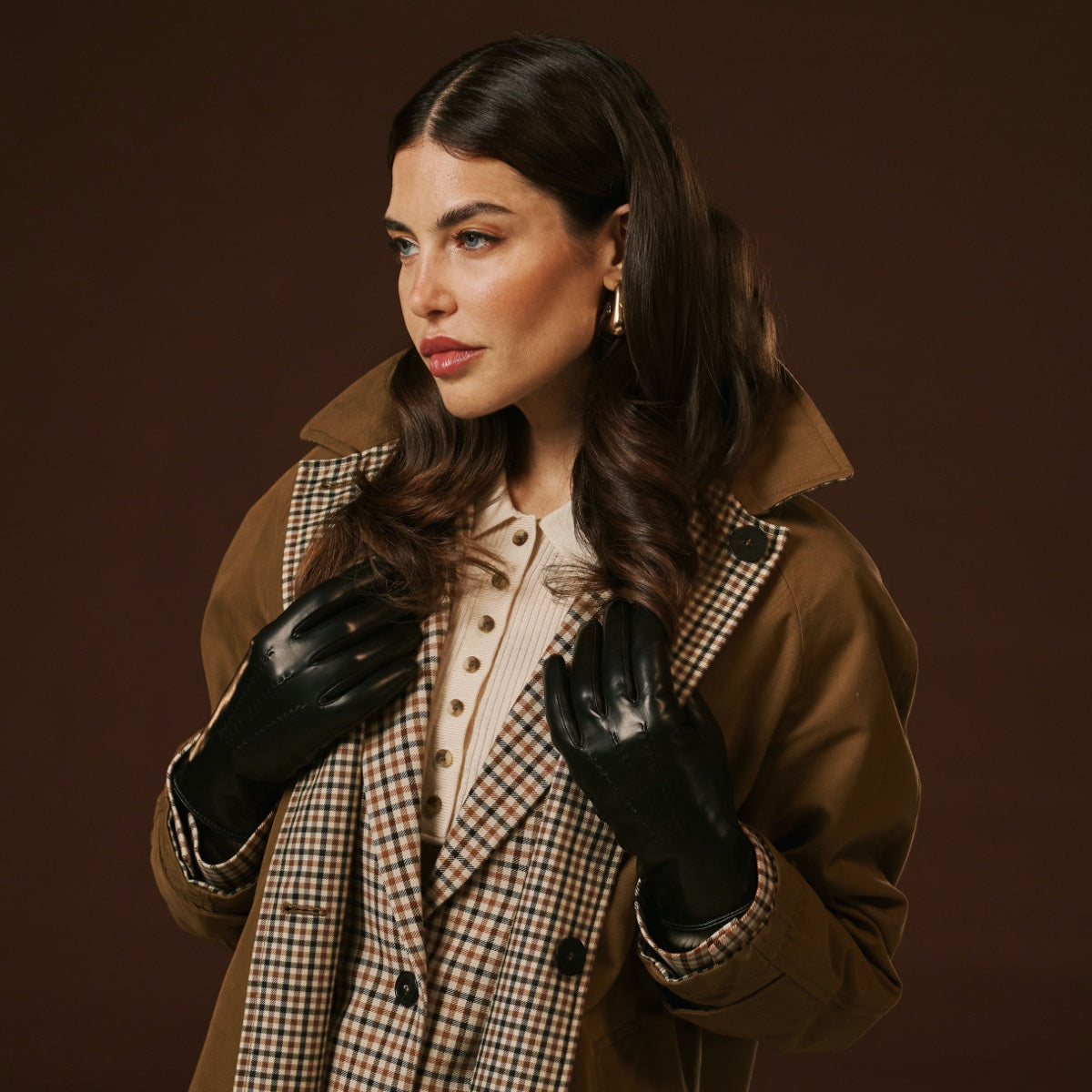 Bella (black) - Italian lambskin leather gloves with lambswool lining & touchscreen feature — photo 9 of 10