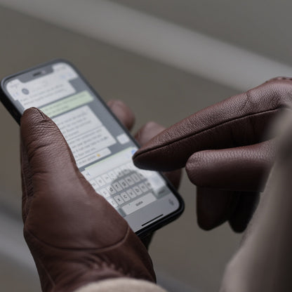 Benjamin (brown) – Thick goatskin leather gloves with warm lambswool lining & touchscreen feature — photo 4 of 9