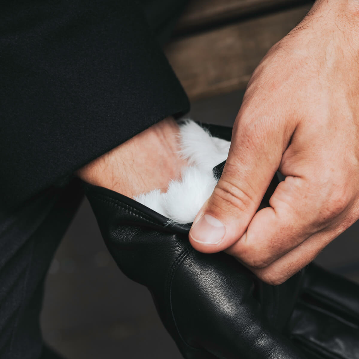 Marco (black) - Italian lambskin leather gloves with white rabbit fur lining — photo 8 of 10