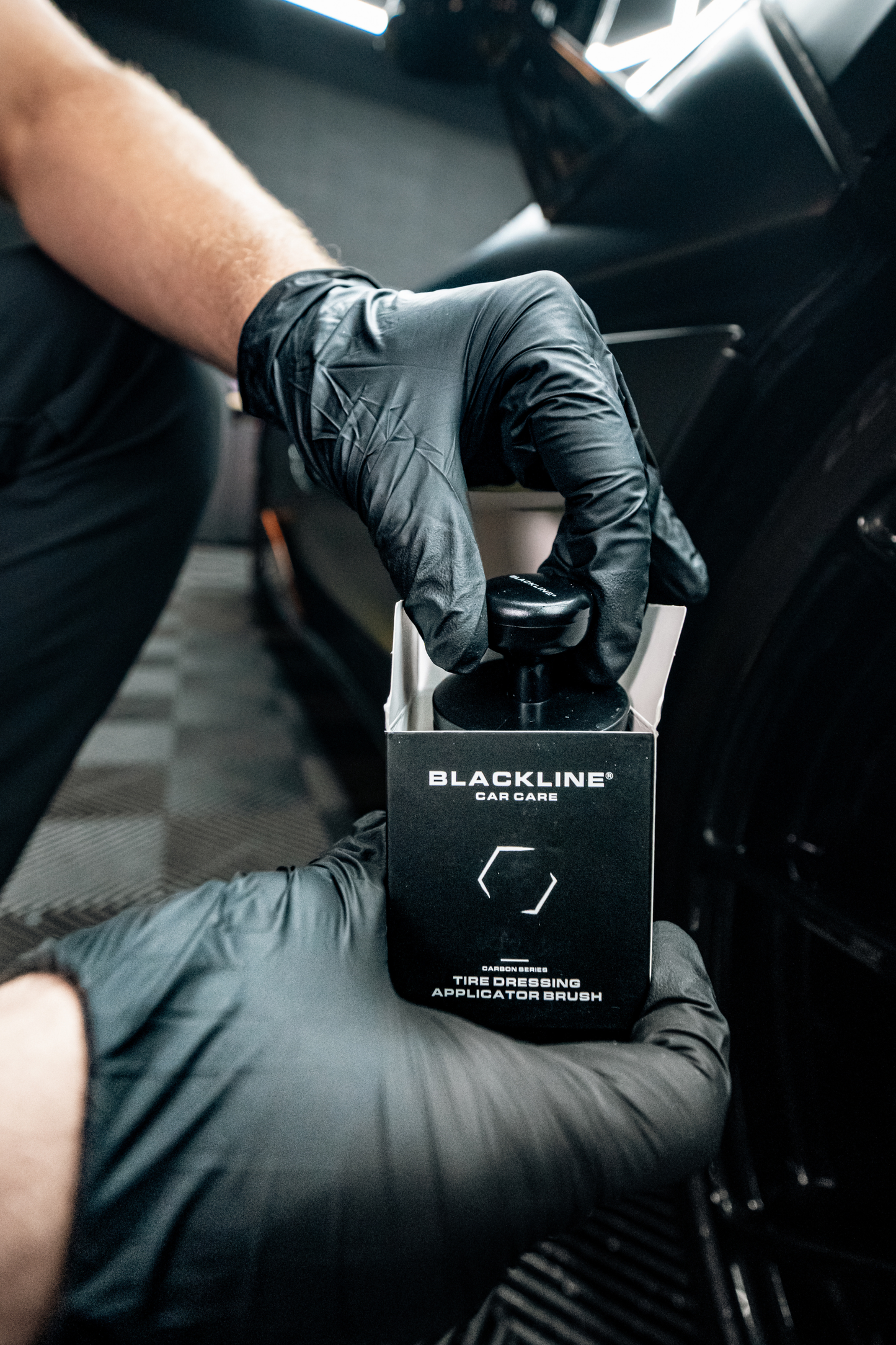 CEPILLO APLICADOR DE NEUMÁTICOS BLACKLINE®