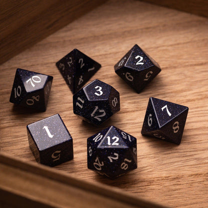 Juego de dados de DND de piedra arenisca azul y fuente plateada