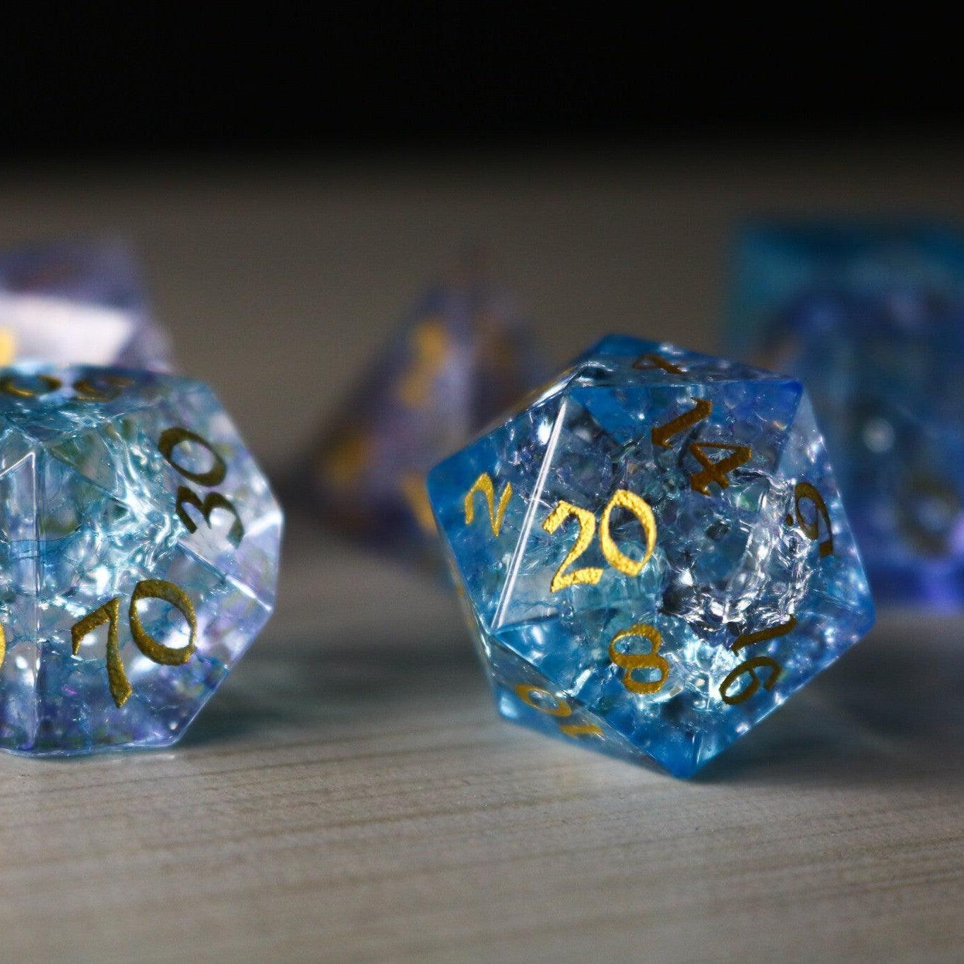 Juego de dados de DND de cristal de fuego Blue Wing Forge
