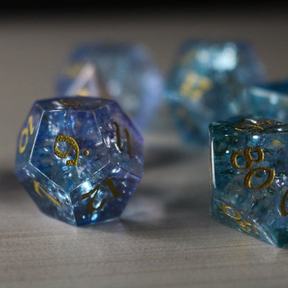 Juego de dados de DND de cristal de fuego Blue Wing Forge