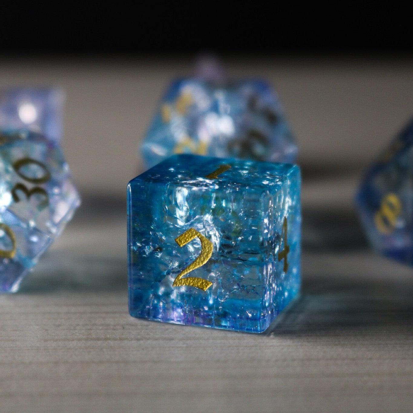 Juego de dados de DND de cristal de fuego Blue Wing Forge