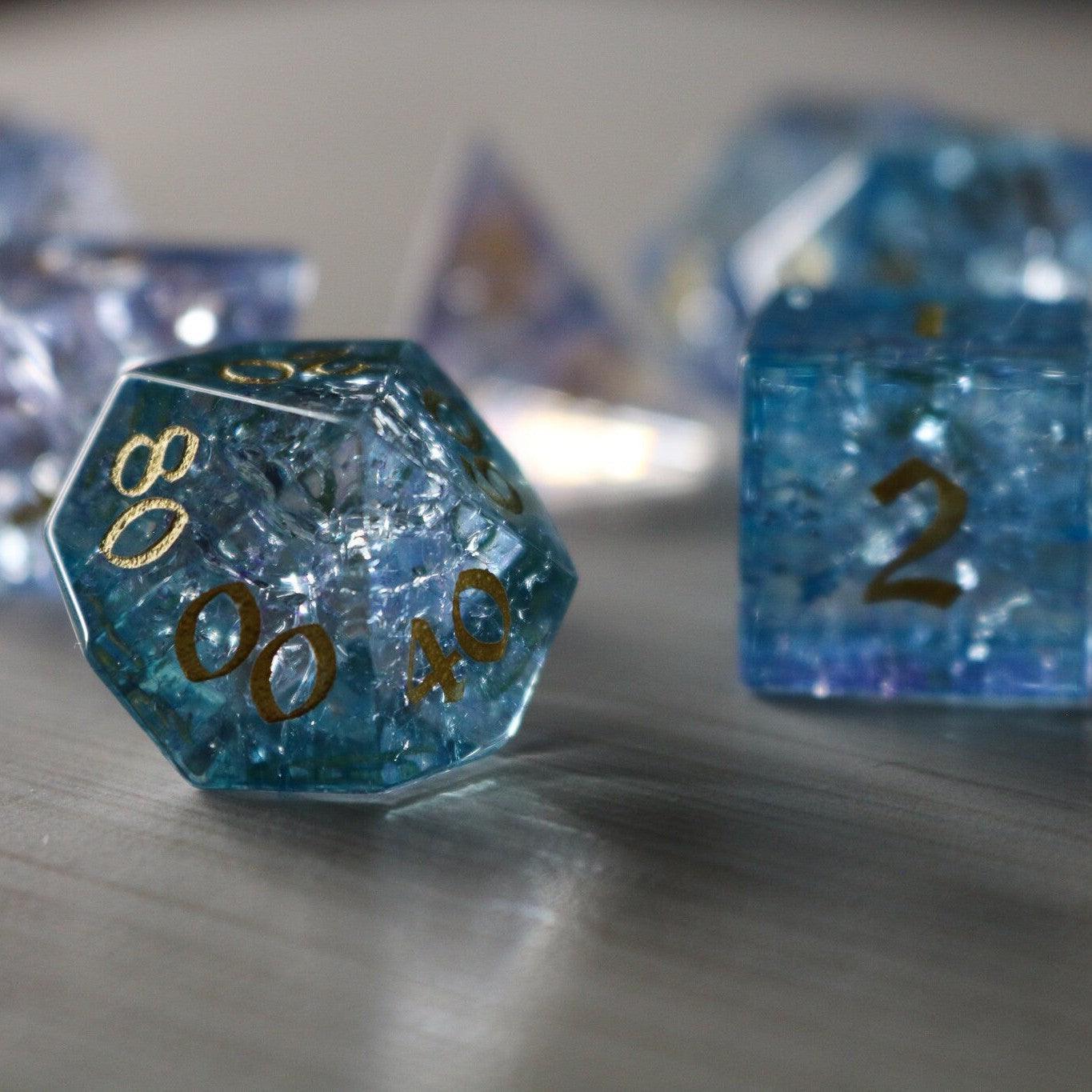 Juego de dados de DND de cristal de fuego Blue Wing Forge