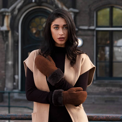 Brooke (brown) – Suede mittens with luxurious sheep fur lining — photo 5 of 10