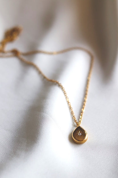 North Star Necklace – 18K Gold Plated Stainless Steel Celestial Pendant Necklace