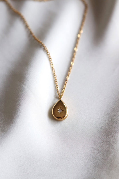 North Star Necklace – 18K Gold Plated Stainless Steel Celestial Pendant Necklace