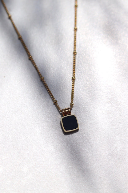 Dee Necklace – Black Pendant Necklace in 18K Gold Plated Stainless Steel