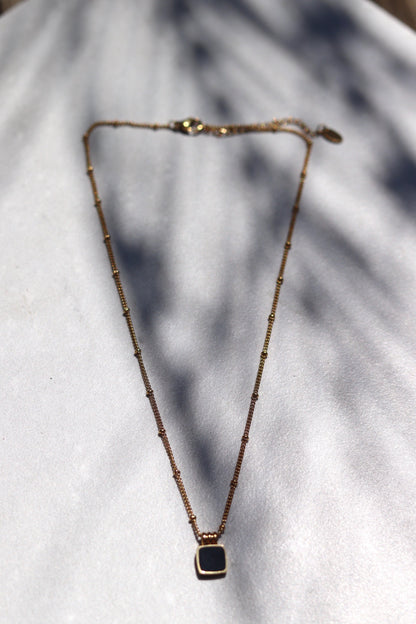 Dee Necklace – Black Pendant Necklace in 18K Gold Plated Stainless Steel