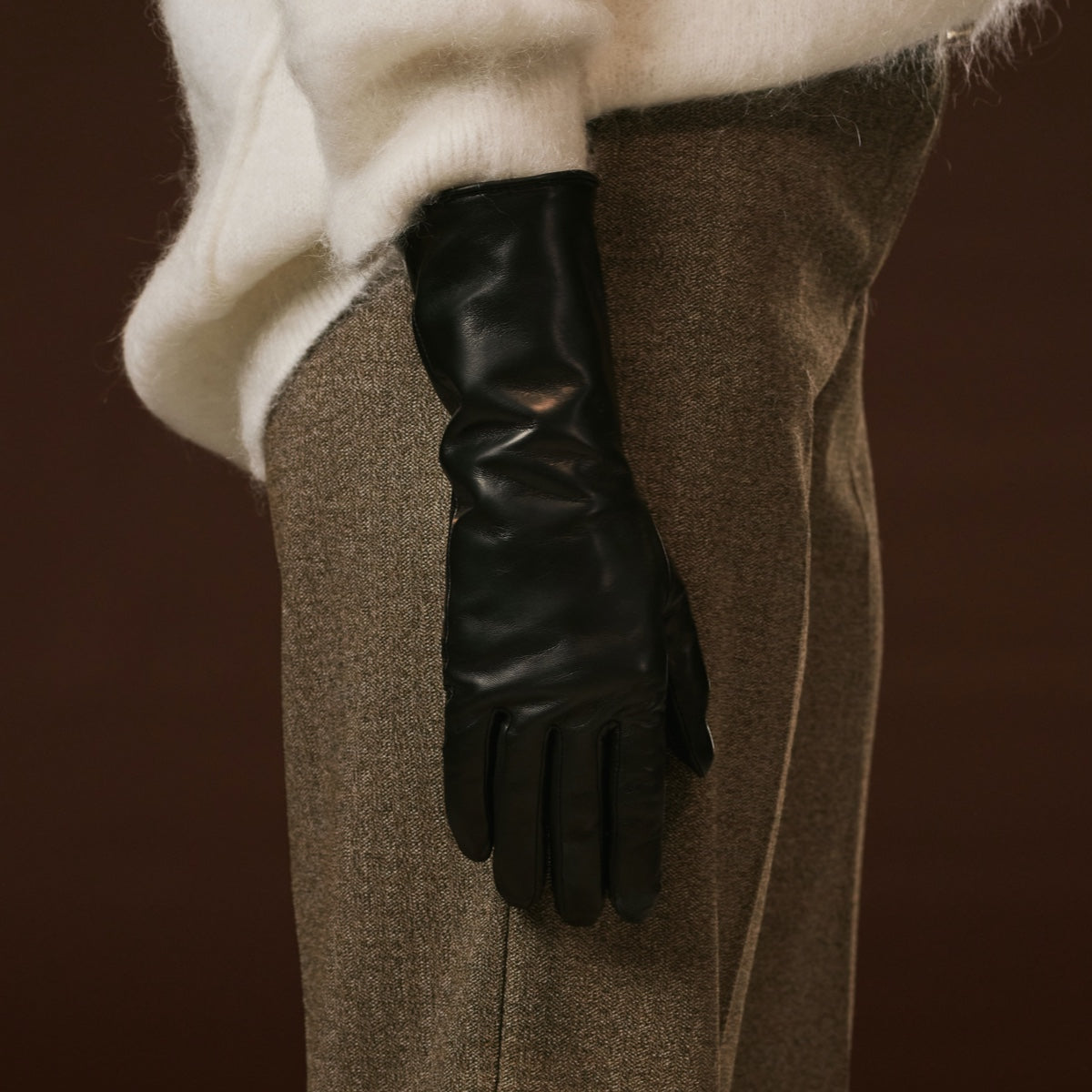 Camilla (black) - Italian long leather winter gloves with luxurious cashmere lining — photo 8 of 10