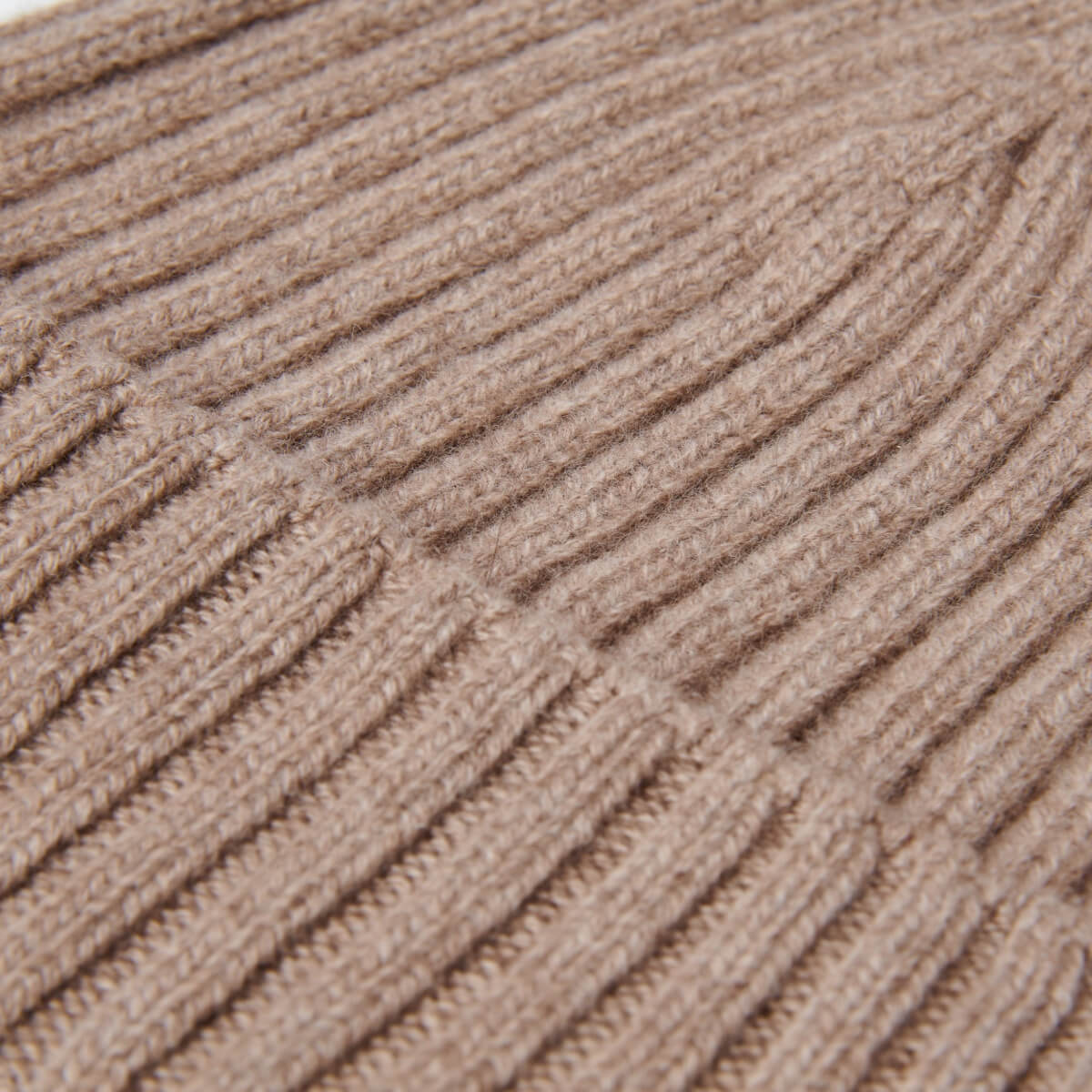Milano (brown) - Italian 100% cashmere ribbed beanie (unisex) — photo 3 of 10