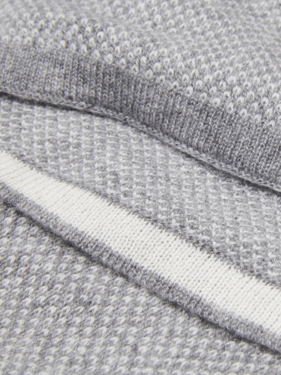 Riccardo (grey & white) - Italian 100% cashmere scarf with pattern — photo 3 of 10