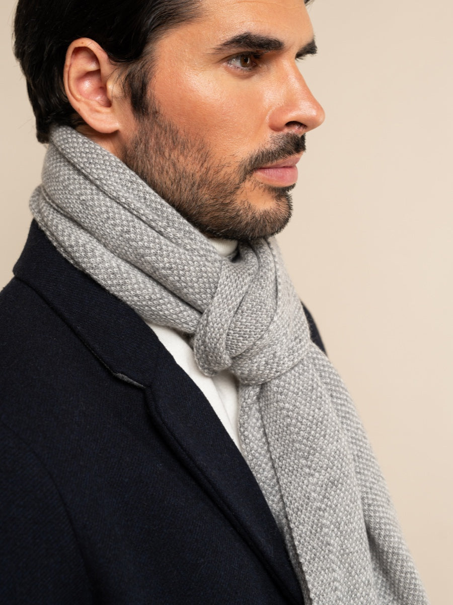 Riccardo (grey & white) - Italian 100% cashmere scarf with pattern — photo 9 of 10