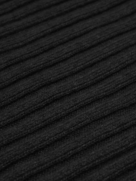 Napoli (black) - Italian 100% cashmere ribbed scarf (unisex) — photo 2 of 10