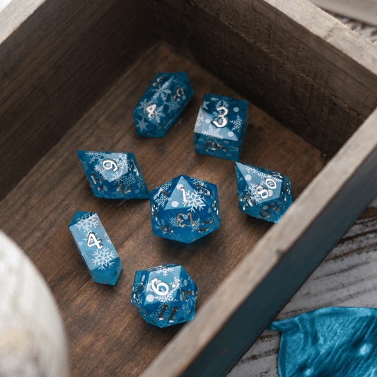 Juego de dados de resina DND hechos a mano con copo de nieve azul navideño
