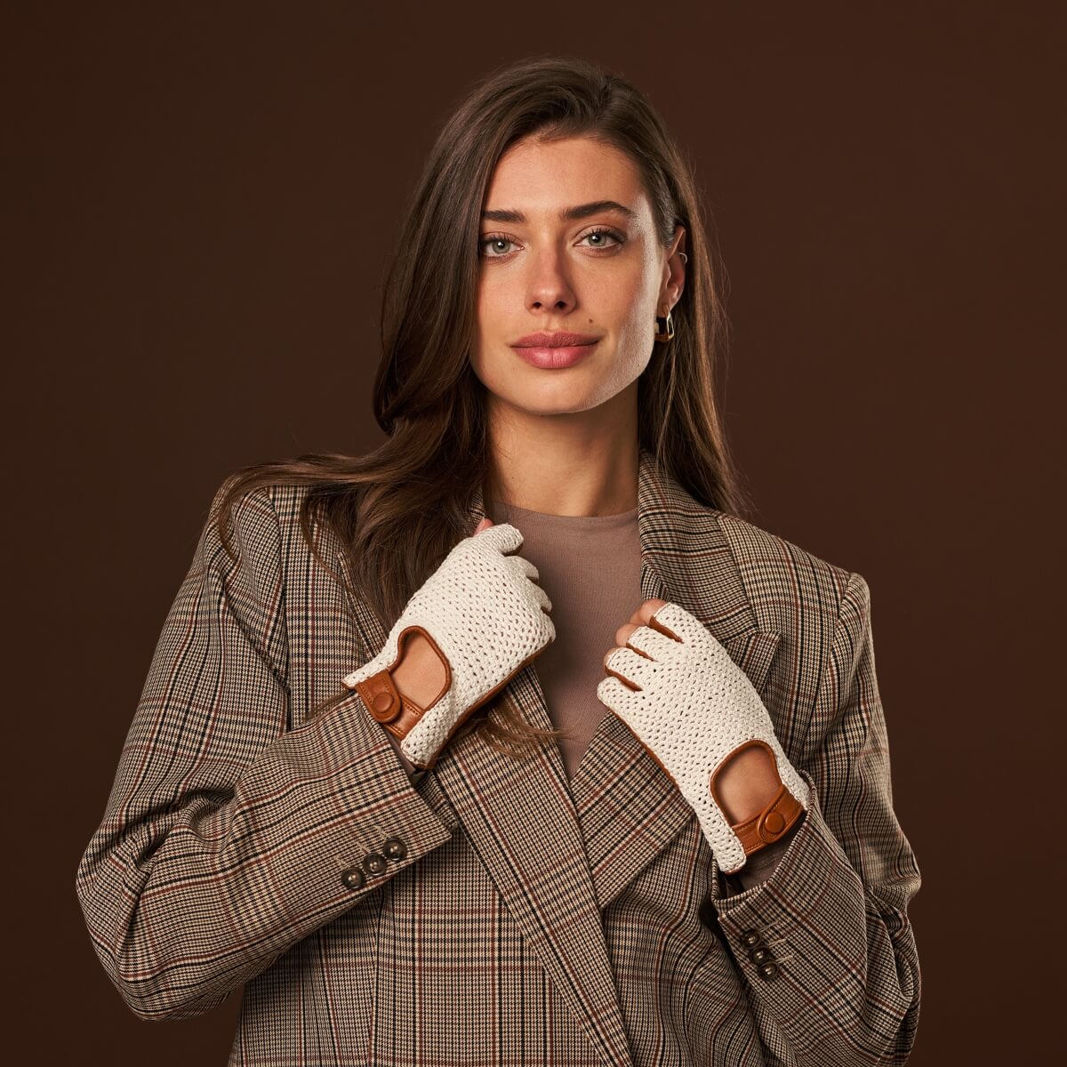 Daniella (cognac) - Hand-sewn Italian crochet driving gloves from lambskin leather — photo 2 of 10