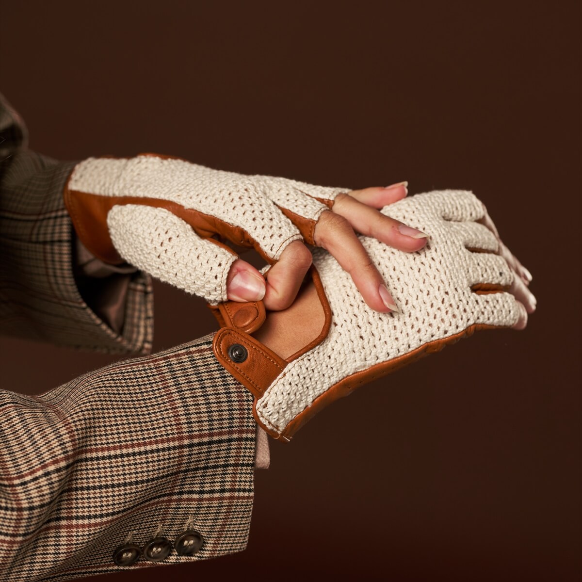 Daniella (cognac) - Hand-sewn Italian crochet driving gloves from lambskin leather — photo 9 of 10