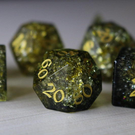 Juego de dados DND de cristal Dark Sun (verde y amarillo) con fuego de forja