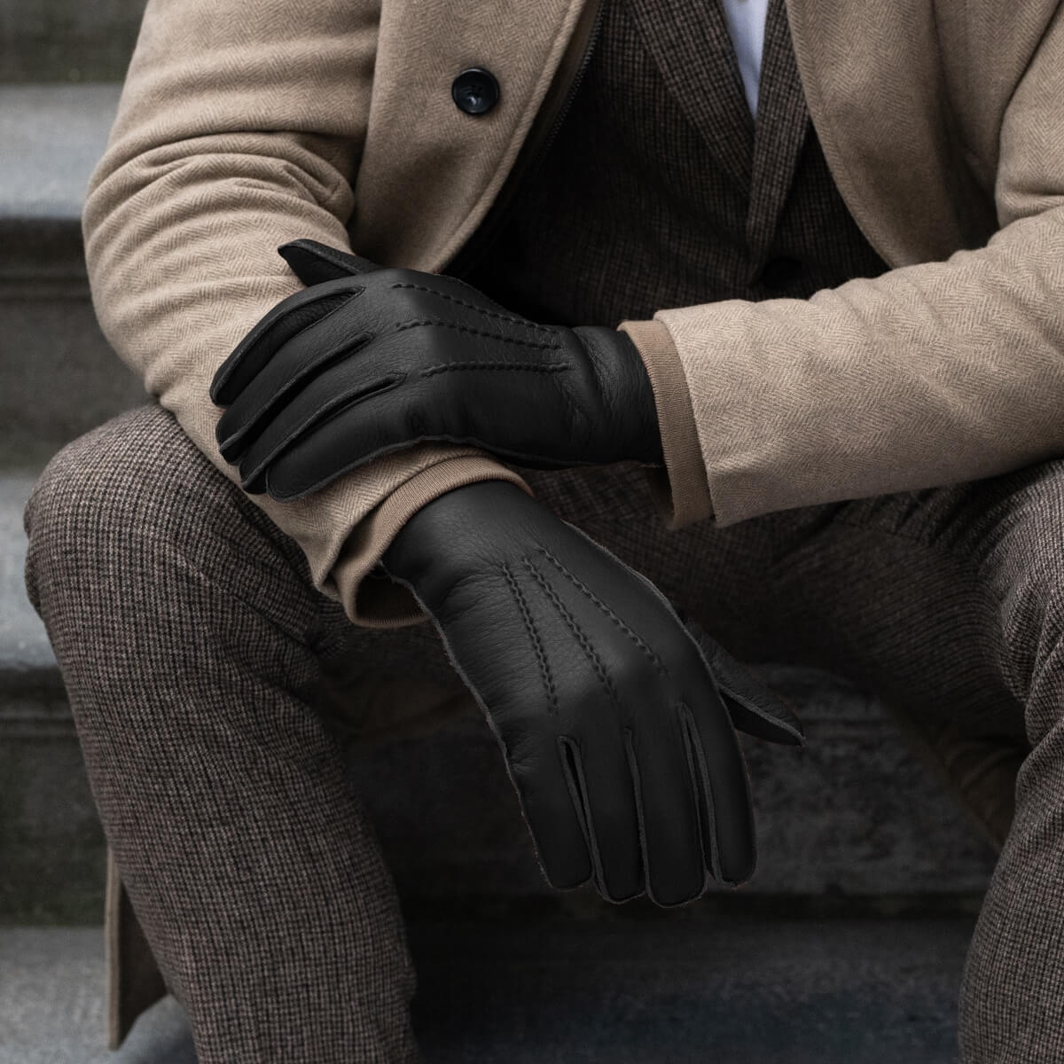 Diego (black) - Italian gloves made of American deerskin leather with rabbit fur lining — photo 2 of 10