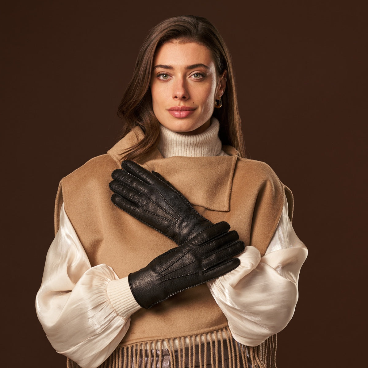 Donatella (black) – Luxurious Italian peccary leather gloves with cashmere lining — photo 10 of 10