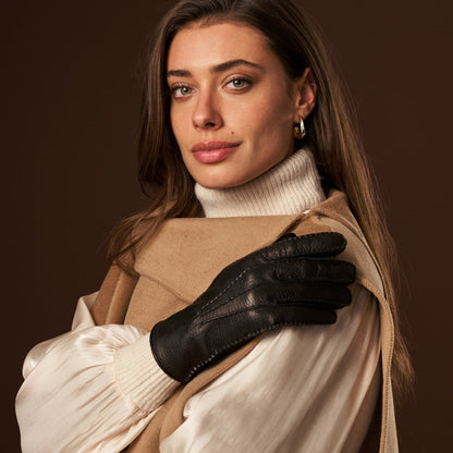 Donatella (black) – Luxurious Italian peccary leather gloves with cashmere lining — photo 2 of 10