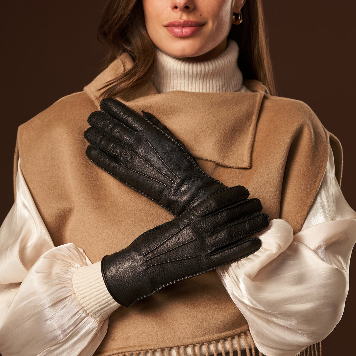 Donatella (black) – Luxurious Italian peccary leather gloves with cashmere lining — photo 8 of 10