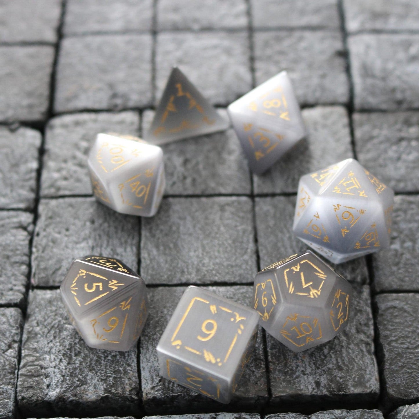 Juego de dados DND Dragon Shield de ojo de gato gris