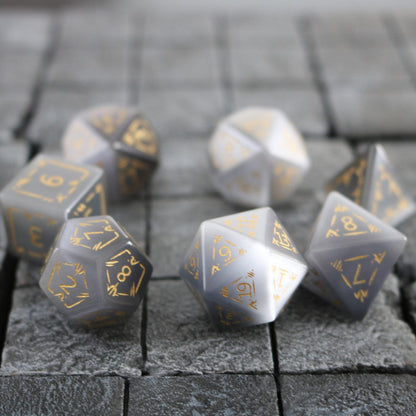 Juego de dados DND Dragon Shield de ojo de gato gris