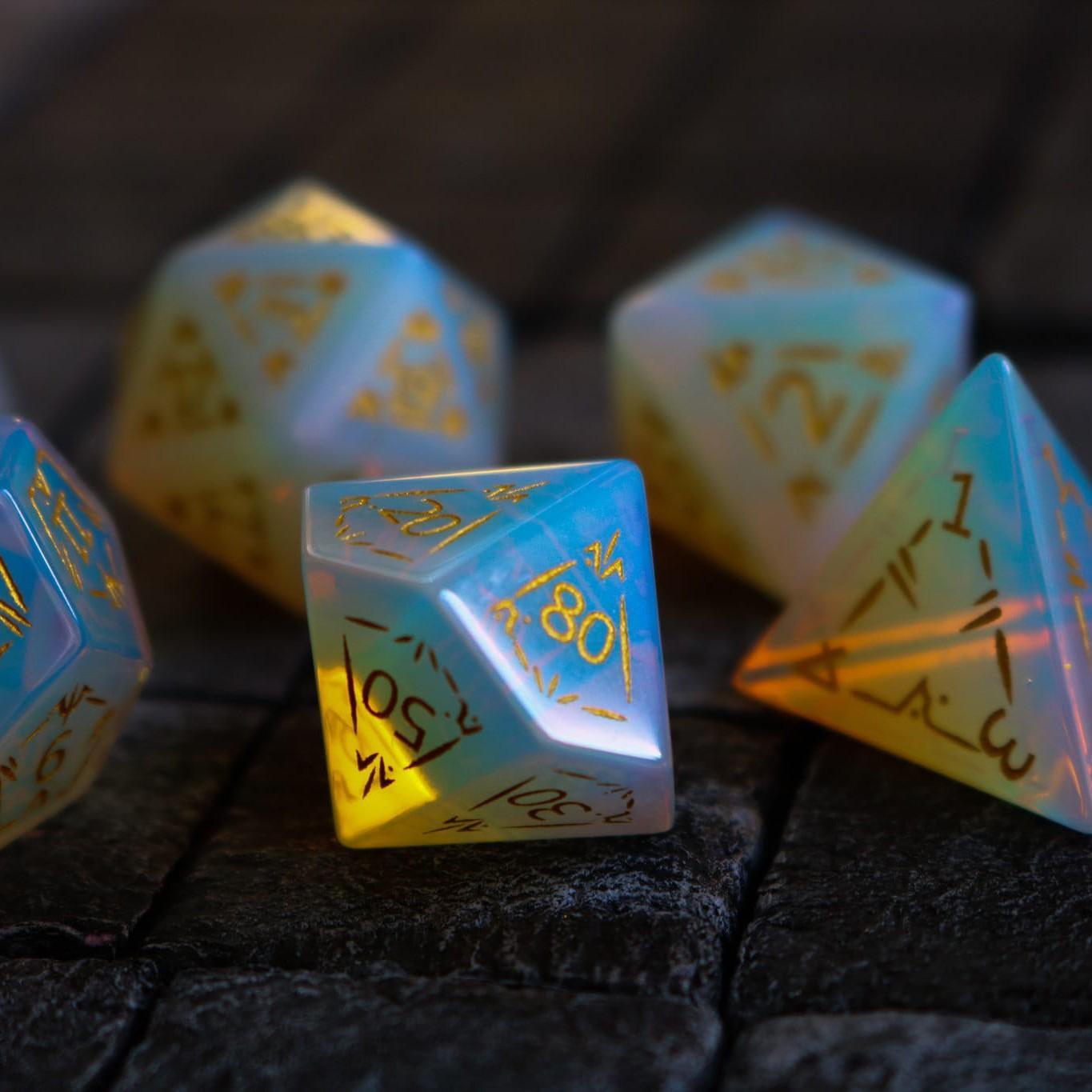 Juego de dados DND de gema opalita Dragon Shield