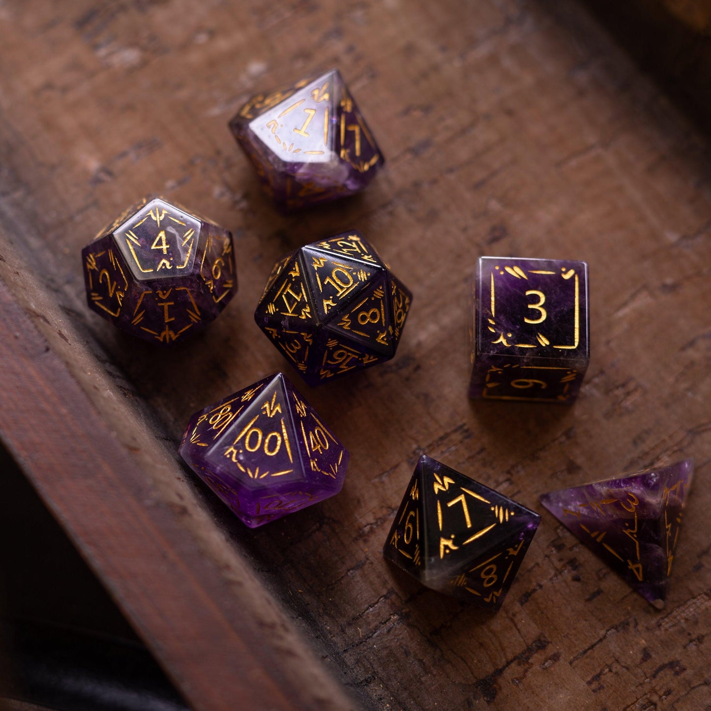 Juego de dados DND de gema de amatista morada Dragon Shield