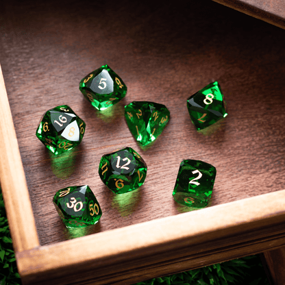 Zwergen-geschliffenes grünes Edelstein-Glas Premium DND Würfel-Set