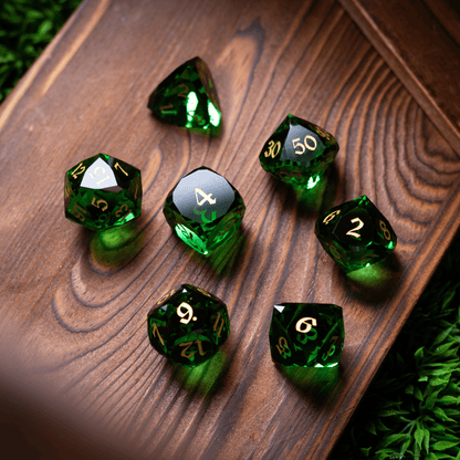 Zwergen-geschliffenes grünes Edelstein-Glas Premium DND Würfel-Set