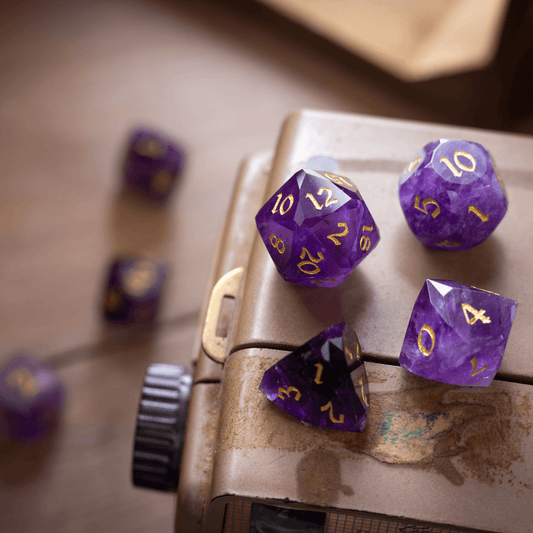 Juego de dados DND premium de amatista morada tallada enana
