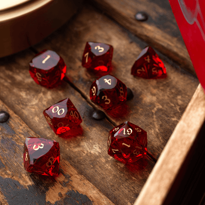 Zwergengeschliffenes Rotes Edelstein-Glas Premium D&D Würfelset